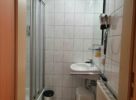 Single room 33 bathroom with shower